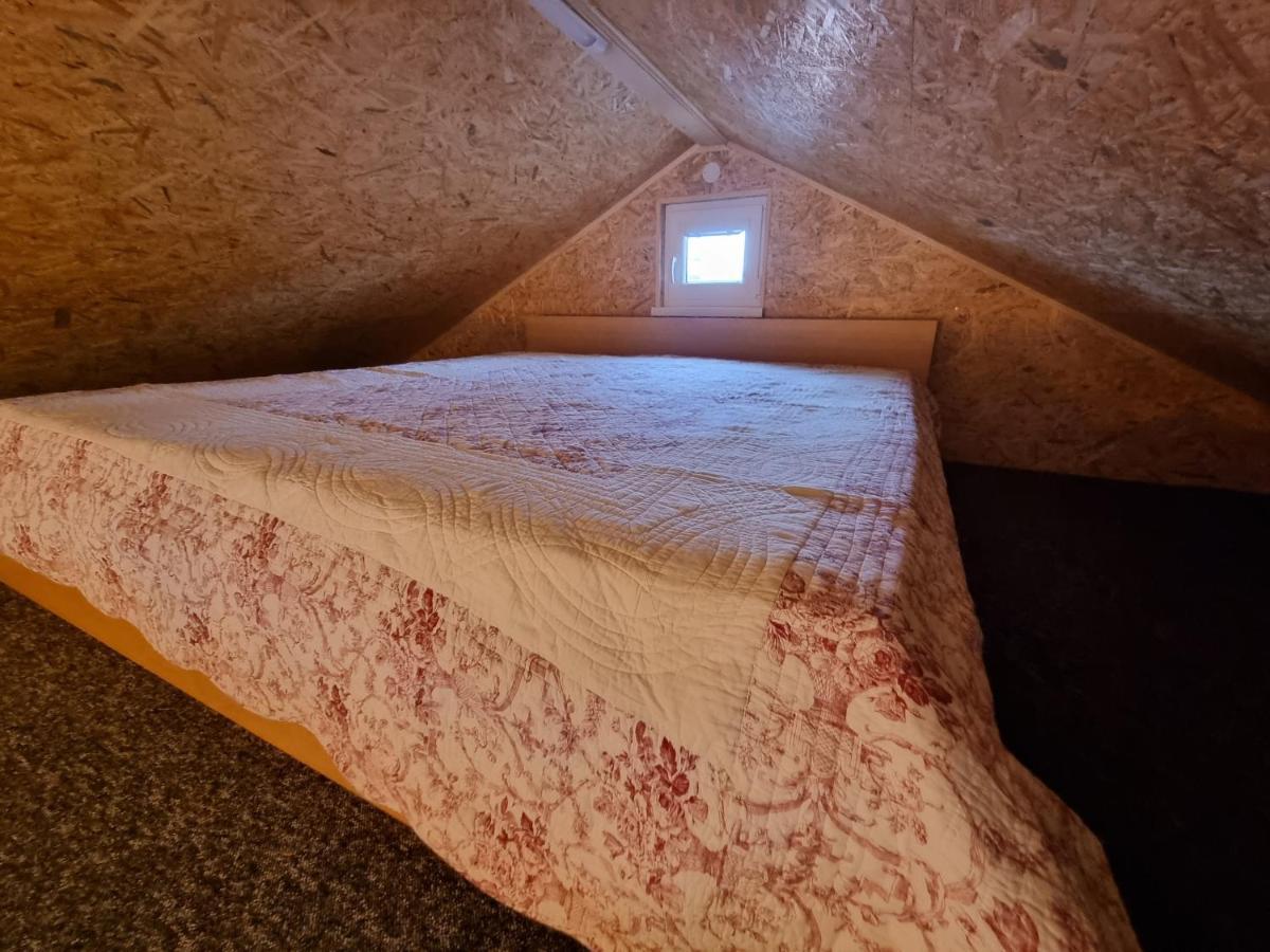 Domcek Pod Orechom Banská Štiavnica Esterno foto