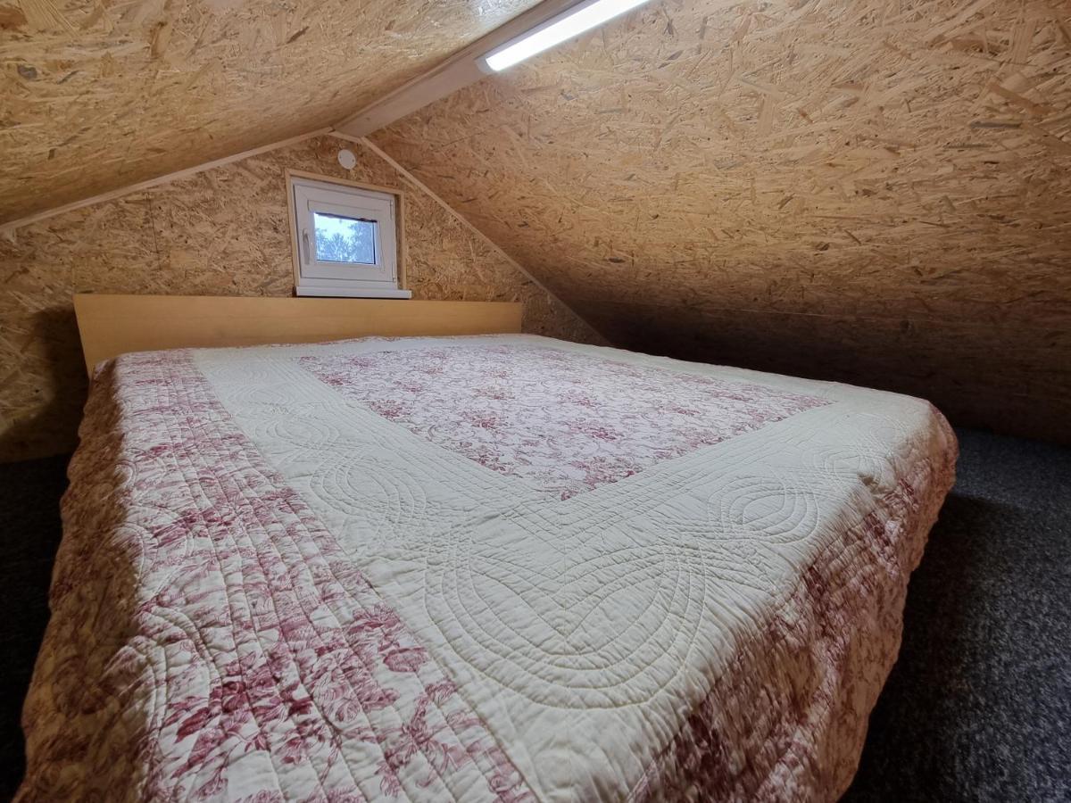 Domcek Pod Orechom Banská Štiavnica Esterno foto
